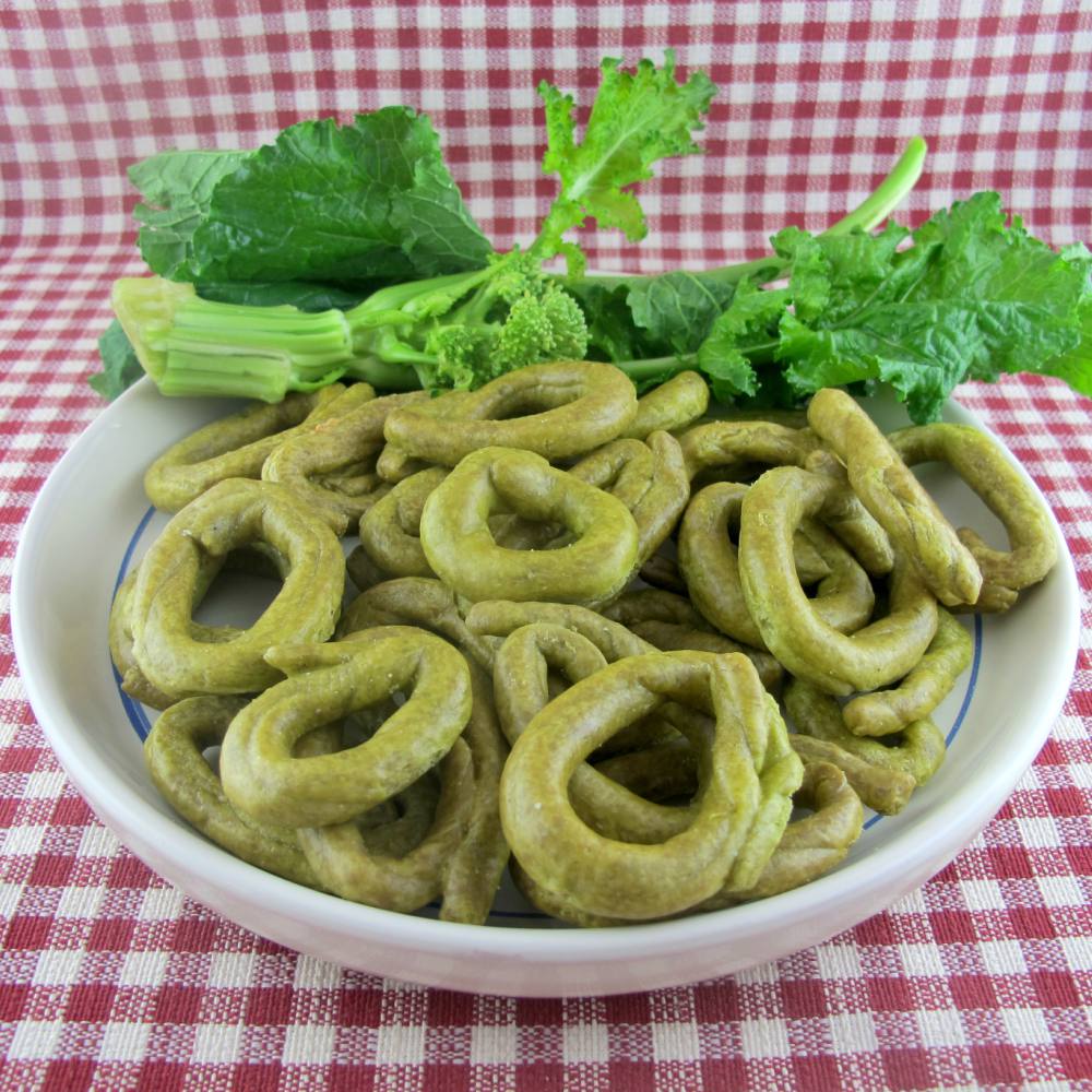 Taralli Santamaria con cime di rapa stufate
